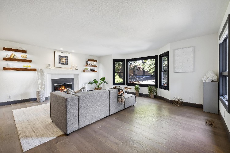 101 Bel Air Rd, Palo Alto, CA 90077