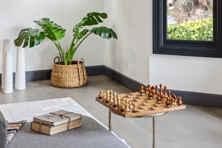 101 Bel Air Rd, Palo Alto, CA 90077