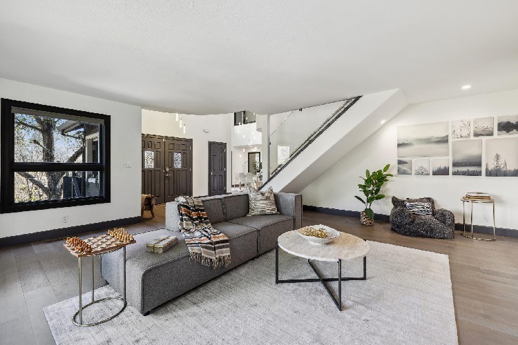 101 Bel Air Rd, Palo Alto, CA 90077