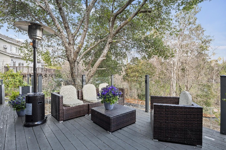 101 Bel Air Rd, Palo Alto, CA 90077