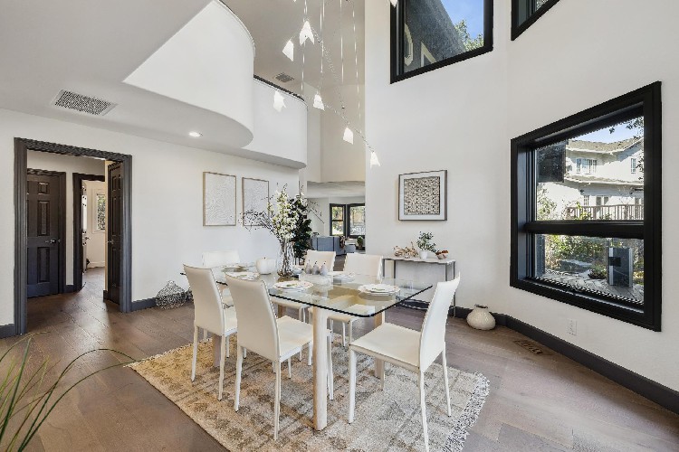 101 Bel Air Rd, Palo Alto, CA 90077