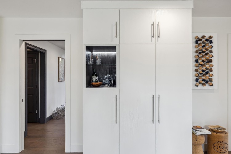 101 Bel Air Rd, Palo Alto, CA 90077