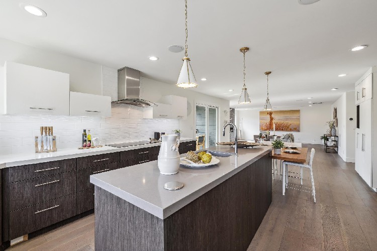 101 Bel Air Rd, Palo Alto, CA 90077